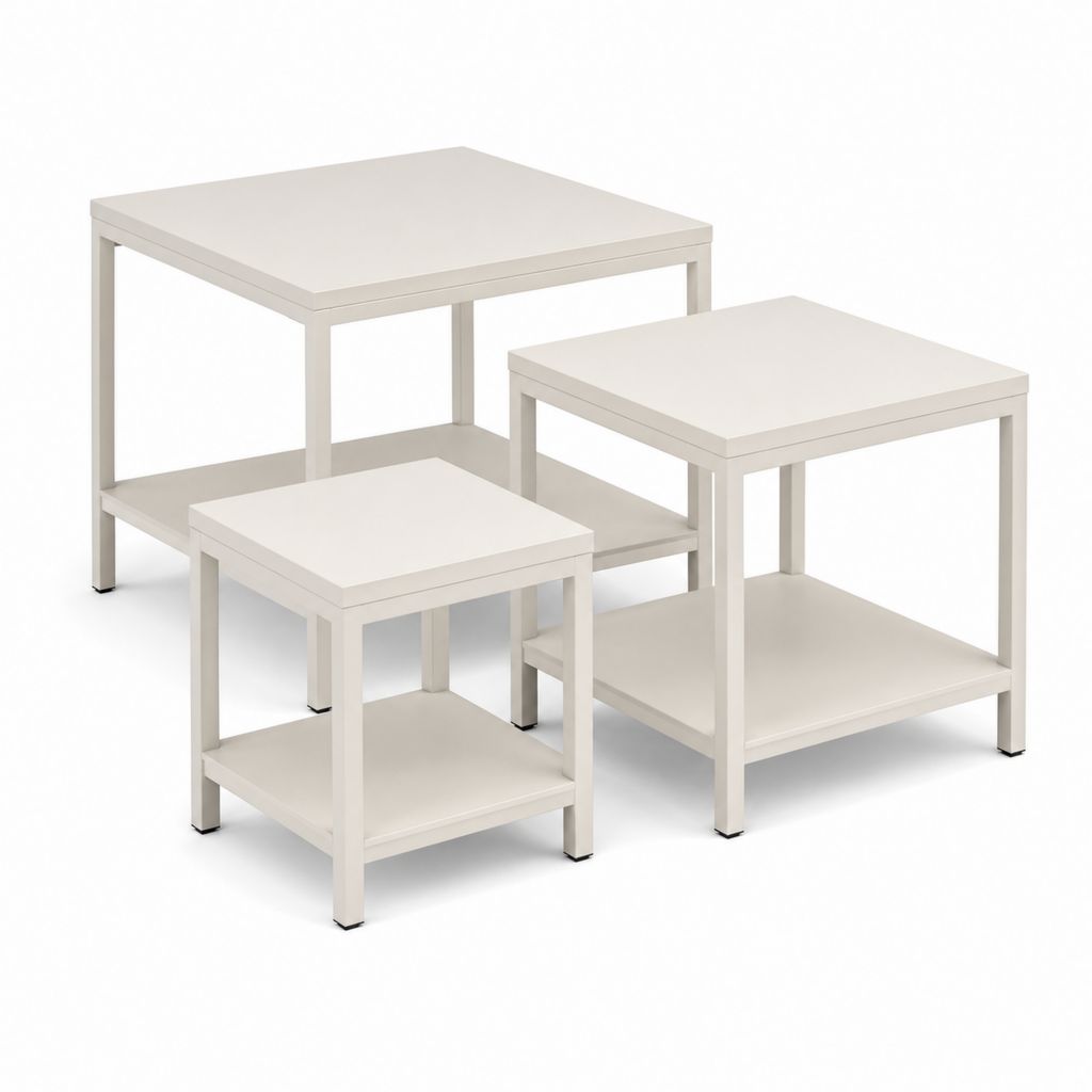 Groupe de 3 tables basses carrées en MDF et acier blanc, 50 × 50 × 55 cm, 40 × 40 × 45 cm et 30 × 30 × 35 cm